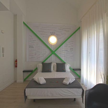 Apartamentos Romero Luna マラガ エクステリア 写真