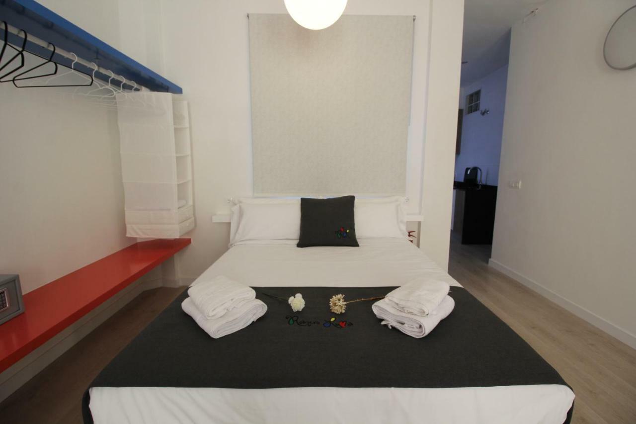 Apartamentos Romero Luna マラガ エクステリア 写真