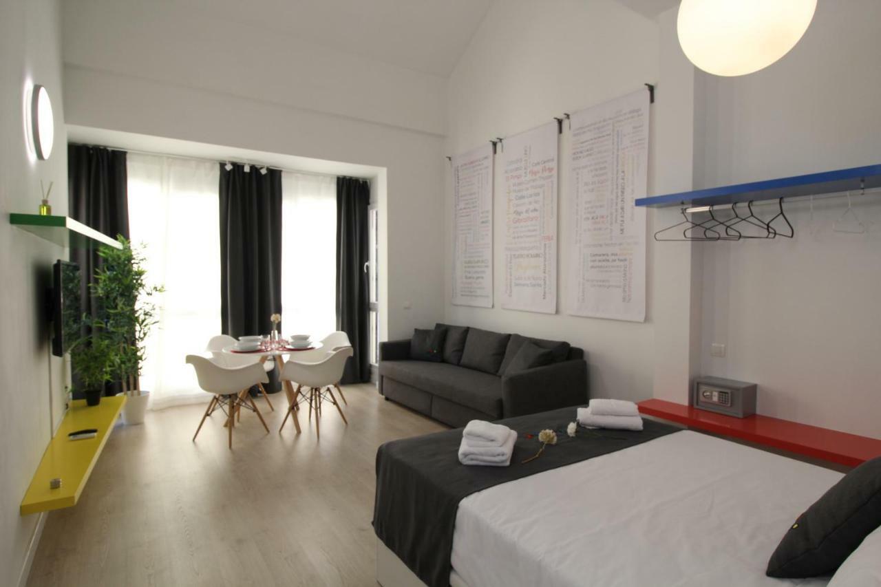 Apartamentos Romero Luna マラガ エクステリア 写真