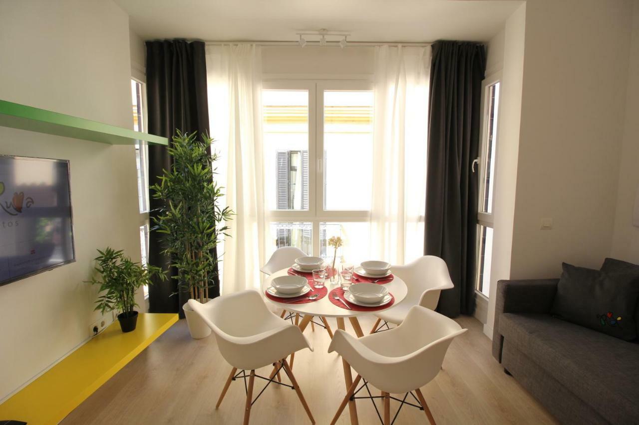 Apartamentos Romero Luna マラガ エクステリア 写真