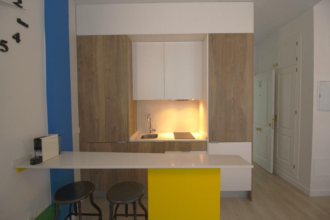 Apartamentos Romero Luna マラガ エクステリア 写真