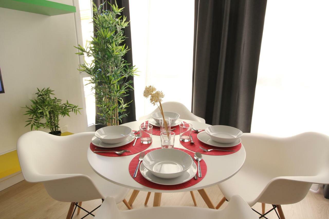 Apartamentos Romero Luna マラガ エクステリア 写真