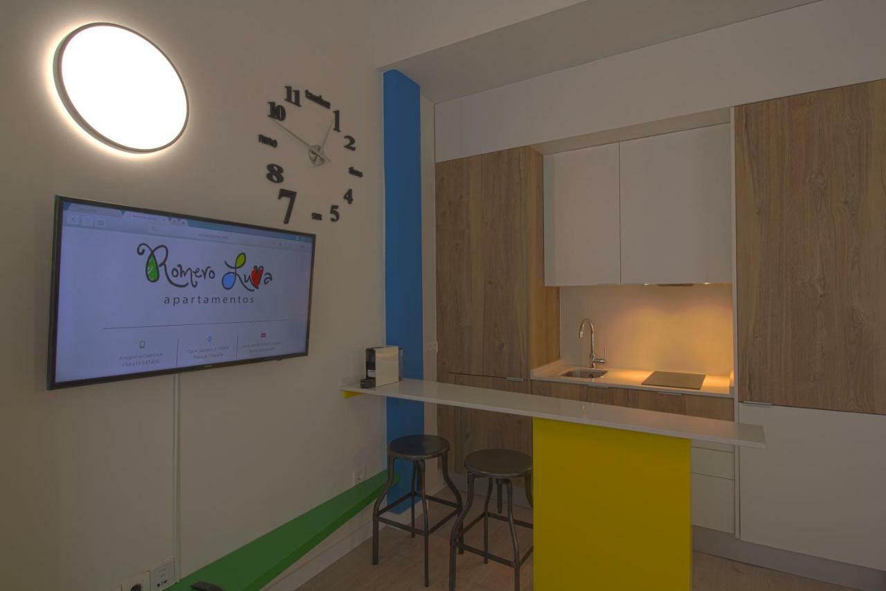 Apartamentos Romero Luna マラガ エクステリア 写真
